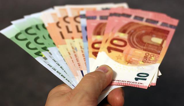 Bonus 200 euro, come fare per richiederlo